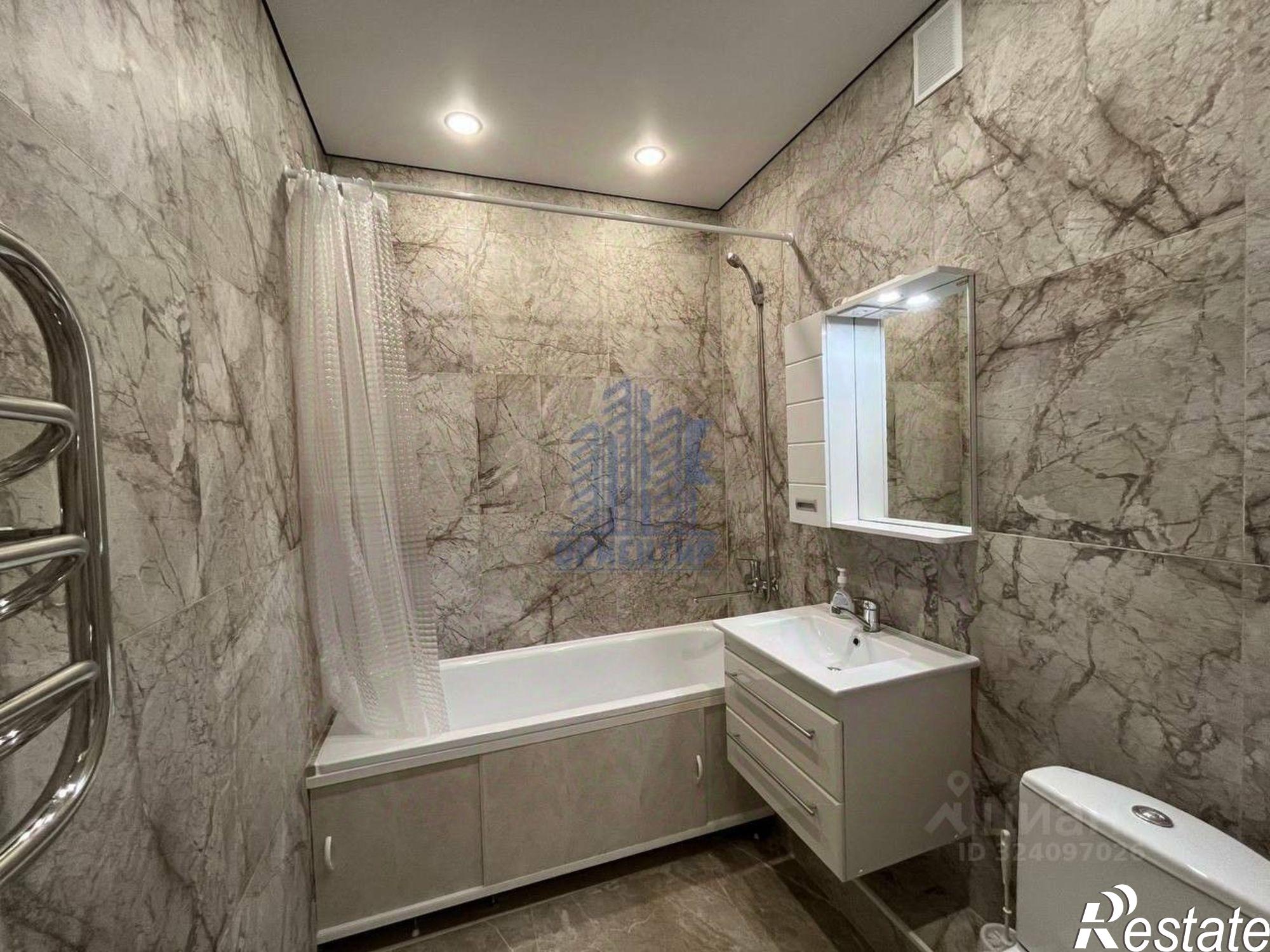 Сдать квартиру за 28 000 рублей на улица Короленко, 15