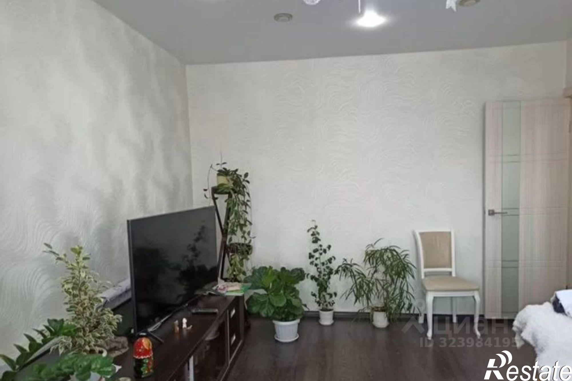 Купить квартиру за 5 000 000 рублей на Декабристов пер, 33А