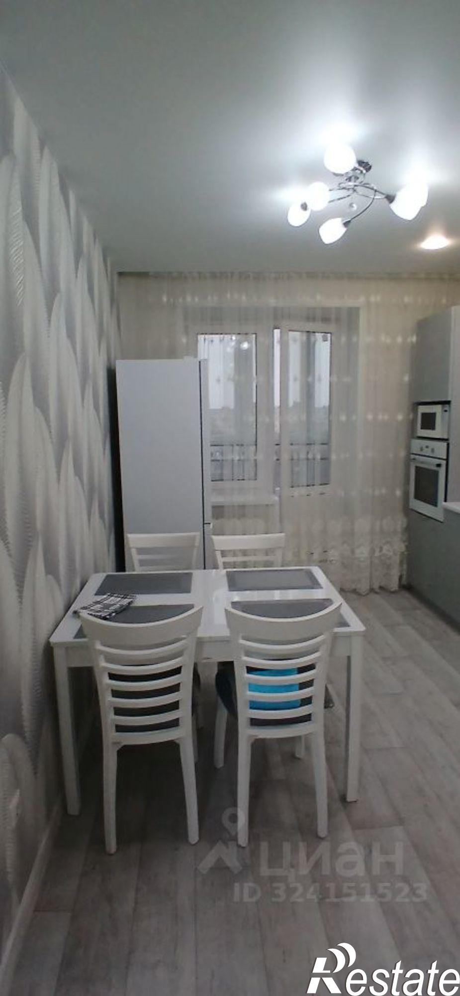 Сдать квартиру за 35 000 рублей на улица Шумилова, 8 к1