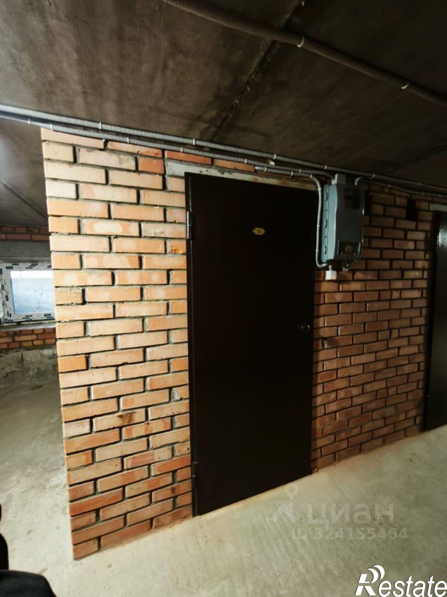 Купить гараж, место в паркинге за 420 000 рублей на ул Короленко, 4В