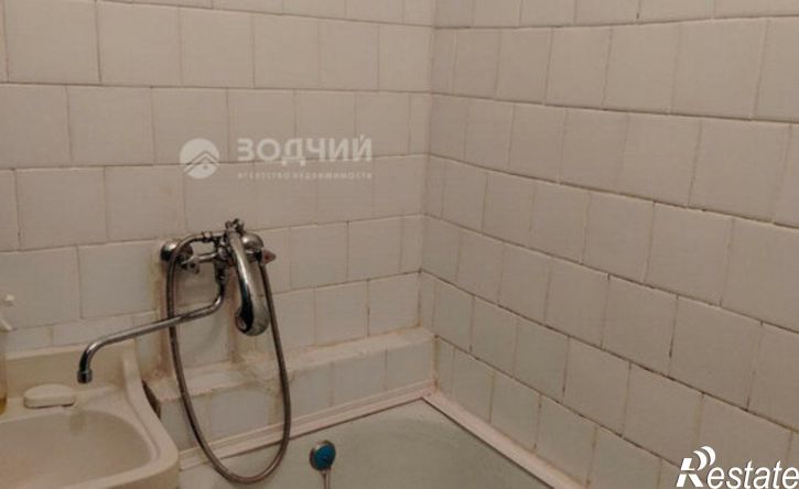 2-комн квартира ул Композитора Максимова, 8/10,  д. 8/10