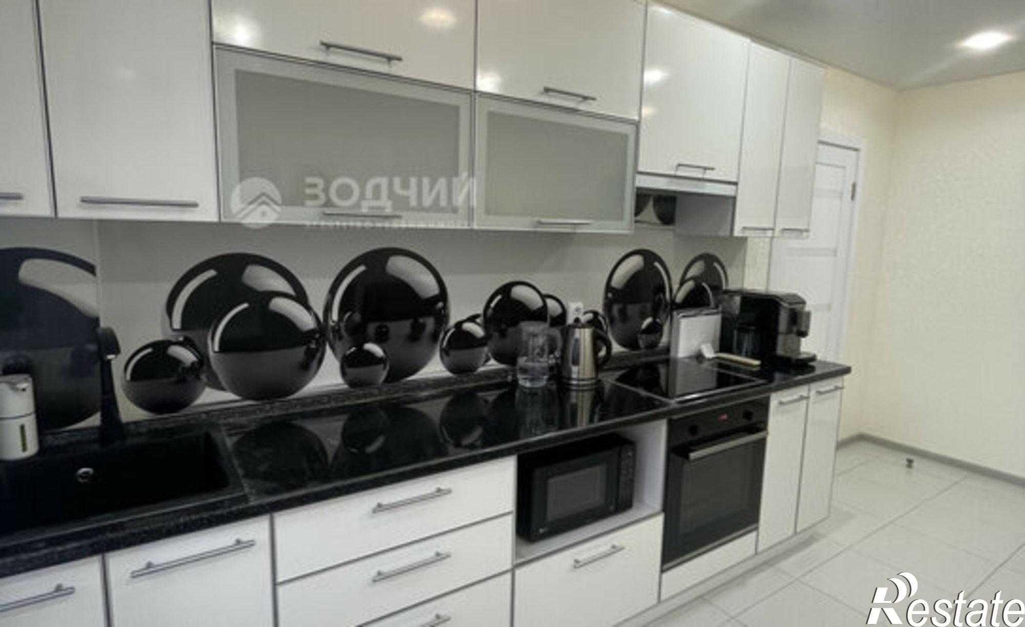 Купить квартиру за 6 100 000 рублей на Солнечный б-р, 6