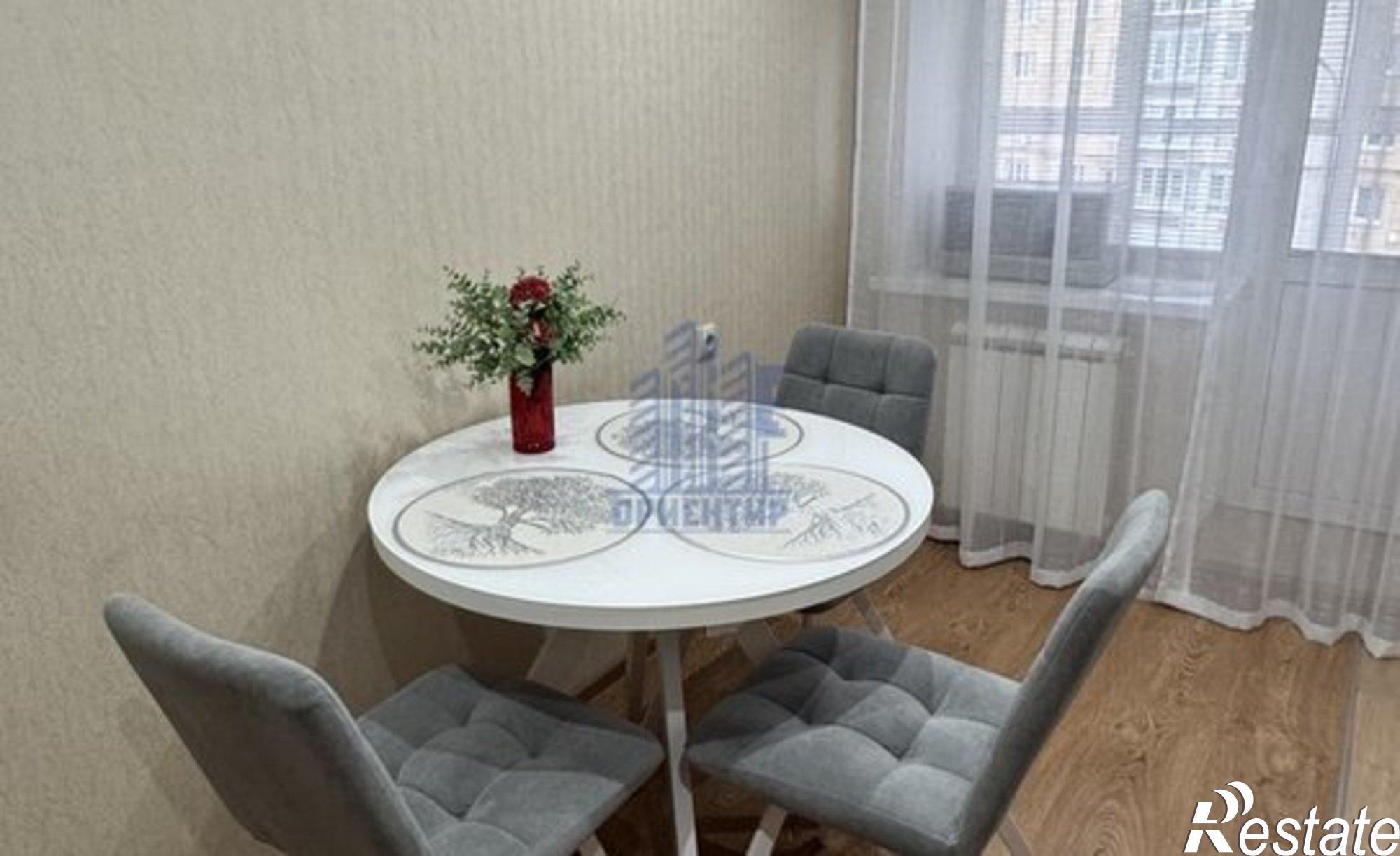 Купить квартиру за 9 380 000 рублей на улица Петра Ермолаева, 4