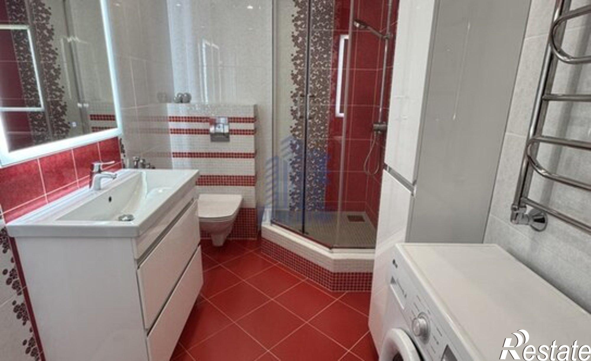 Купить квартиру за 9 380 000 рублей на улица Петра Ермолаева, 4