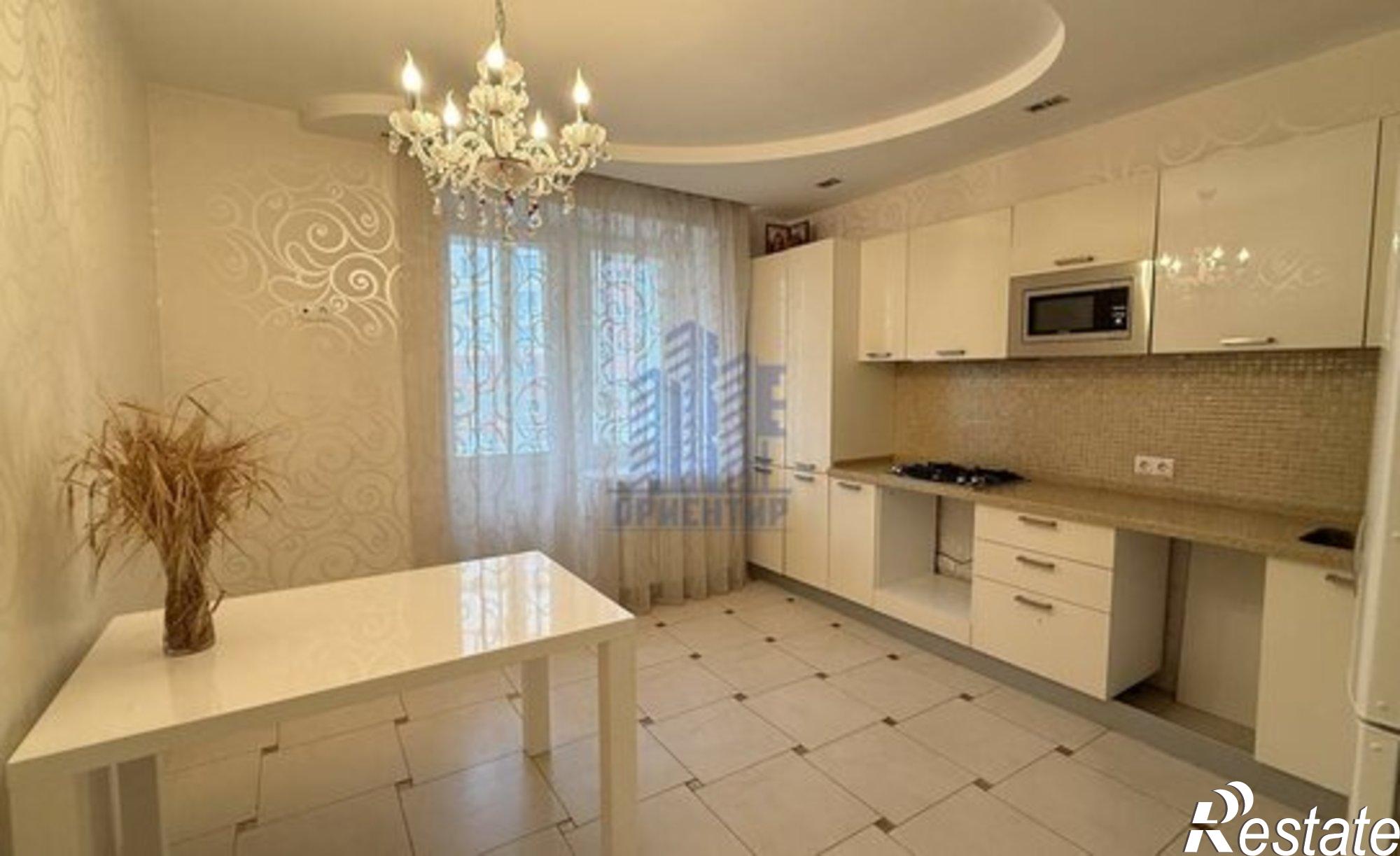 Купить квартиру за 20 000 000 рублей на Приволжский б-р, 1