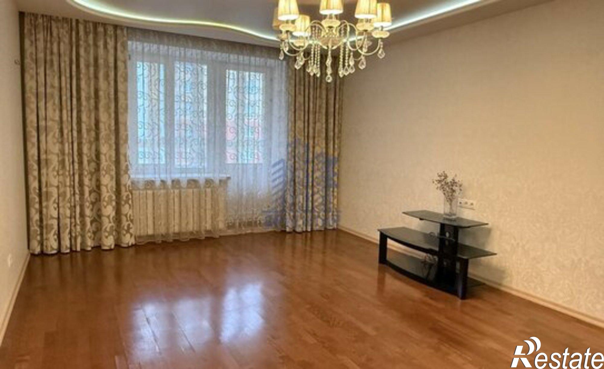 Купить квартиру за 20 000 000 рублей на Приволжский б-р, 1