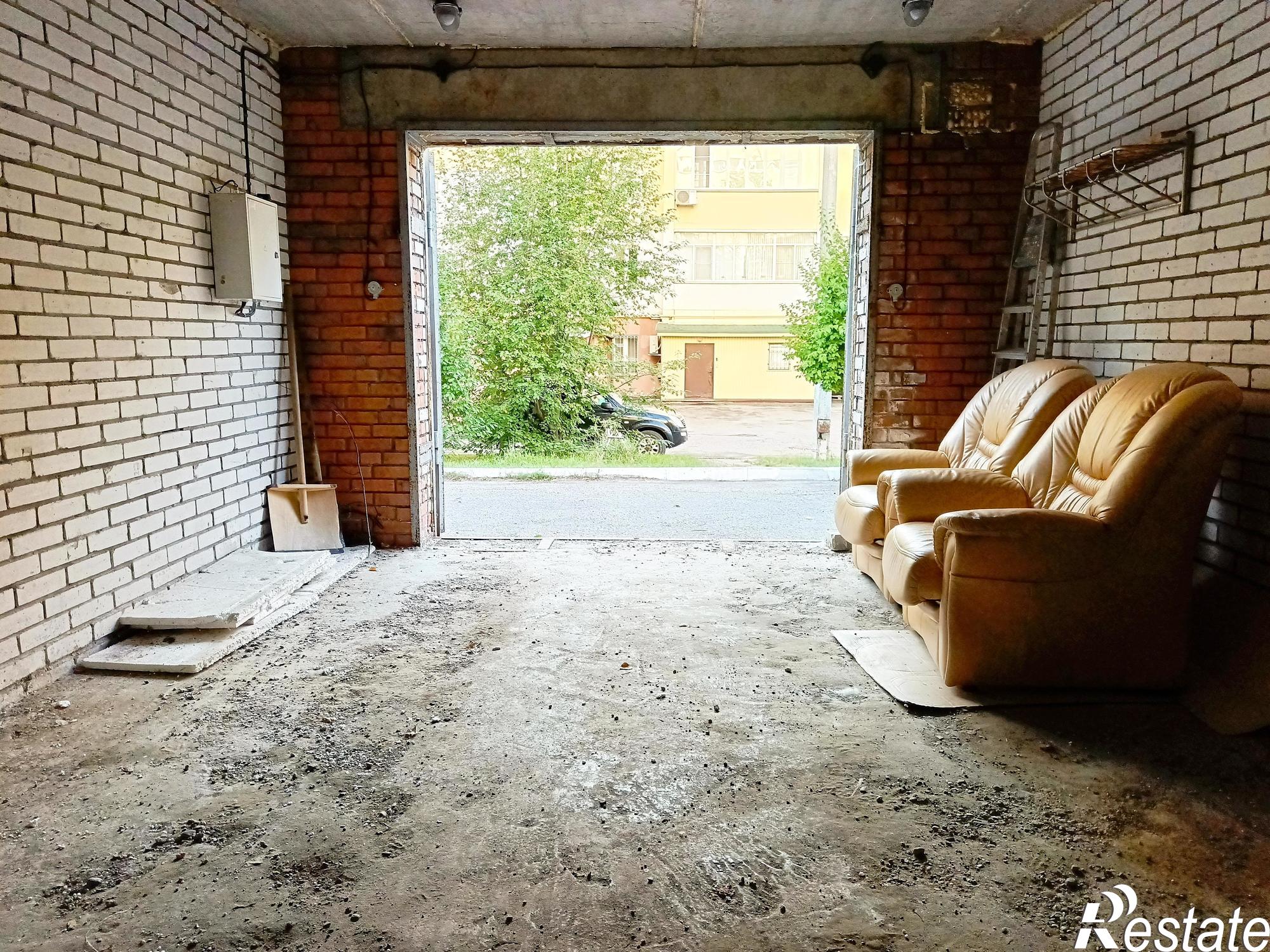 Купить гараж, место в паркинге за 1 500 000 рублей на Юрия Гагарина улица,30А