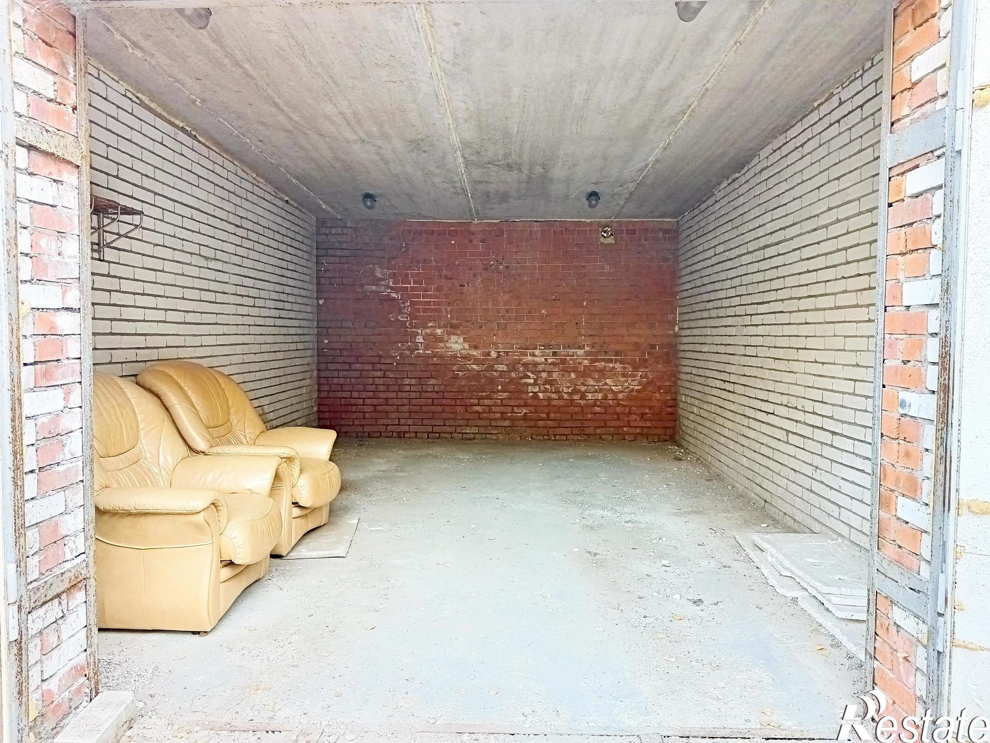 Купить гараж, место в паркинге за 1 500 000 рублей на Юрия Гагарина улица,30А