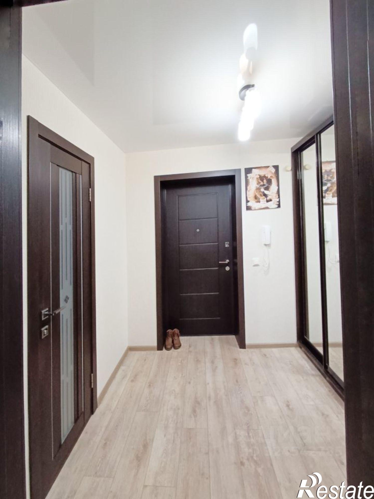 Купить квартиру за 6 000 000 рублей на Новогородская улица, 24