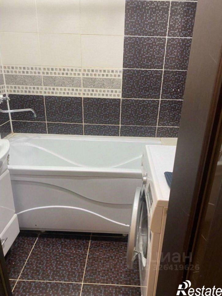 1-комн квартира ул Ахазова, 1,  д. 1