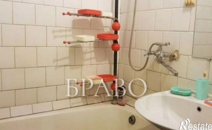 4-комн квартира улица 50 лет Октября, 18,  д. 18