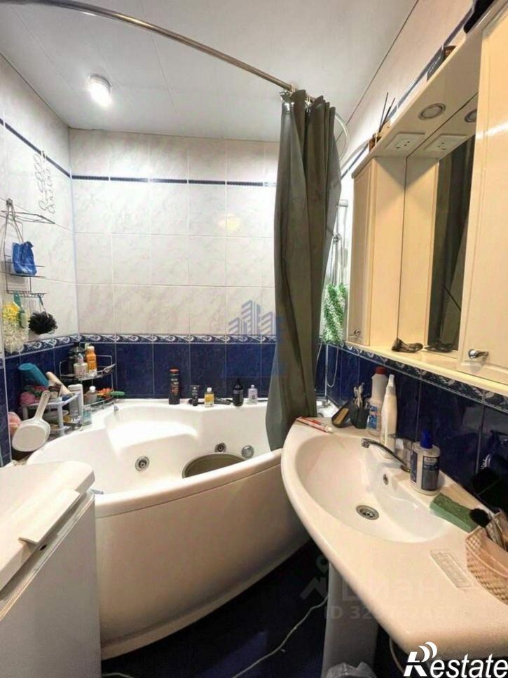 3-комн квартира улица Гагарина, 53 к1,  д. 53 к1