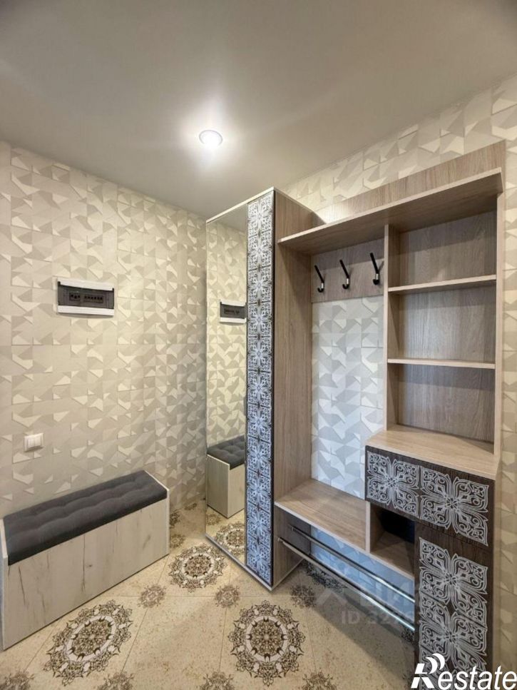 2-комн квартира улица Декабристов, 12,  д. 12