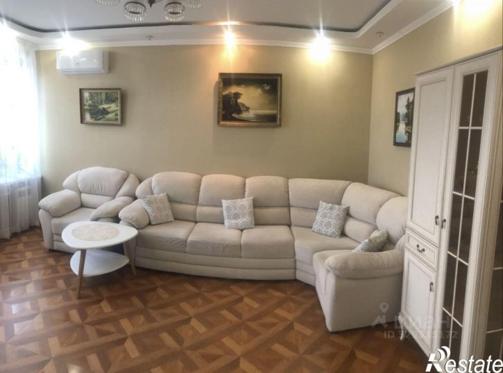 3-комн квартира улица Спиридона Михайлова, 1,  д. 1