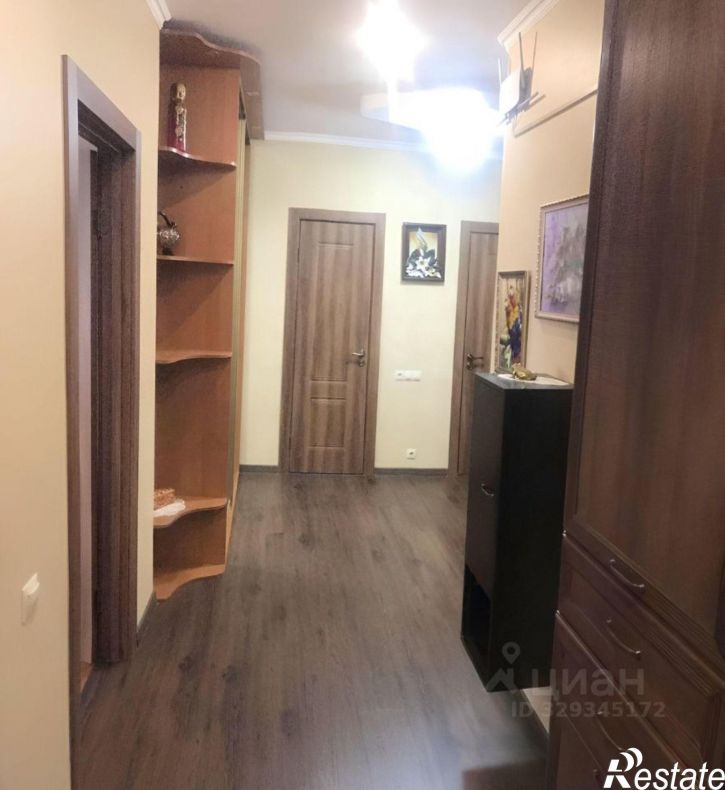 3-комн квартира улица Спиридона Михайлова, 1,  д. 1