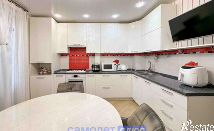 2-комн квартира улица Петра Ермолаева, 2,  д. 2