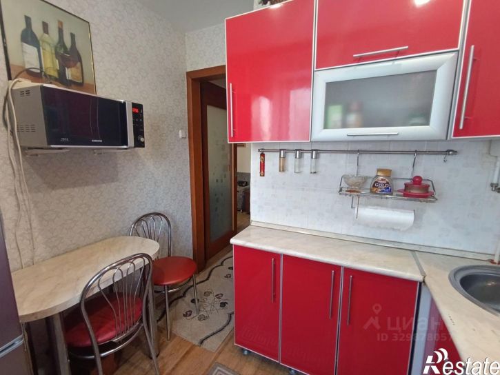 3-комн квартира улица 50 лет Октября, 4,  д. 4
