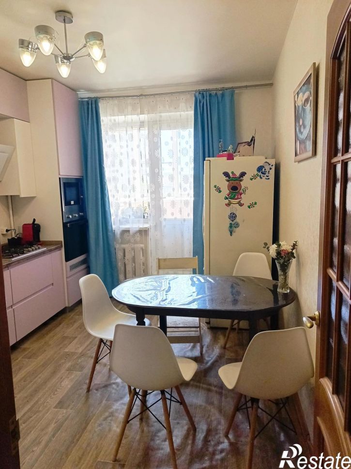 4-комн квартира Мичмана Павлова улица,76к1