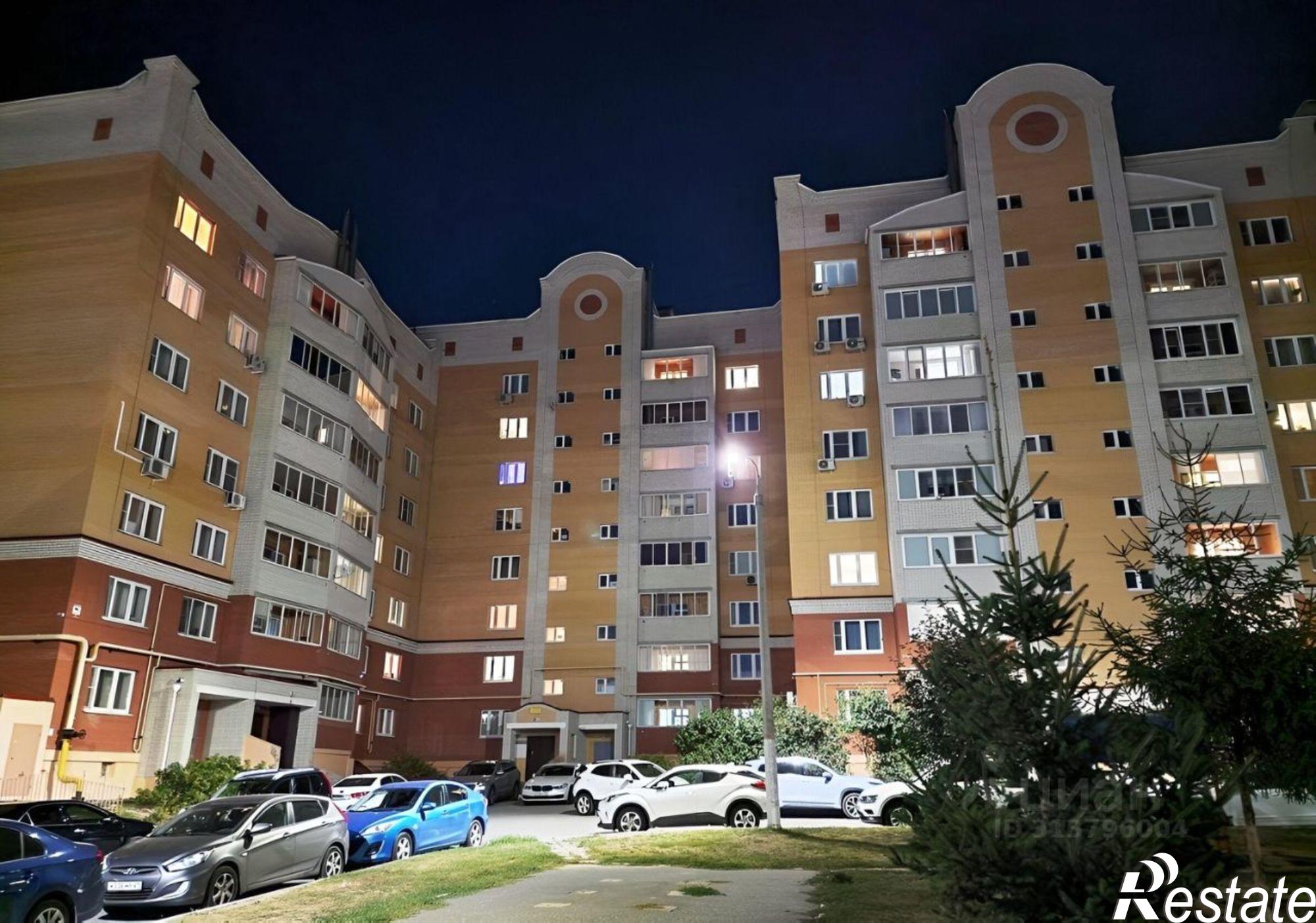 Купить гараж, место в паркинге за 180 000 рублей на улица Петра Ермолаева, 2