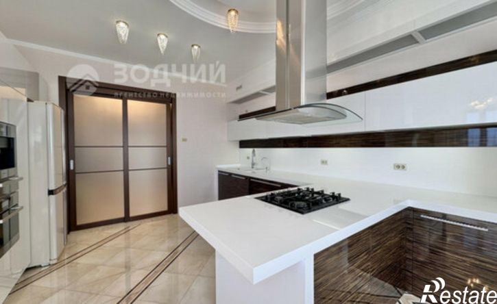 4-комн квартира улица Алексея Талвира, 32,  д. 32