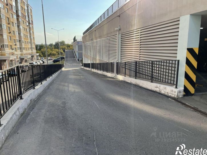Гараж/парковка Радужная улица, 4Б,  д. 4Б