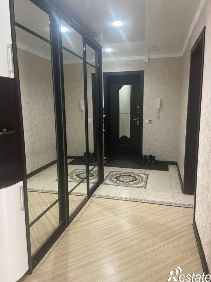 3-комн квартира проспект Тракторостроителей, 70 к2,  д. 70 к2