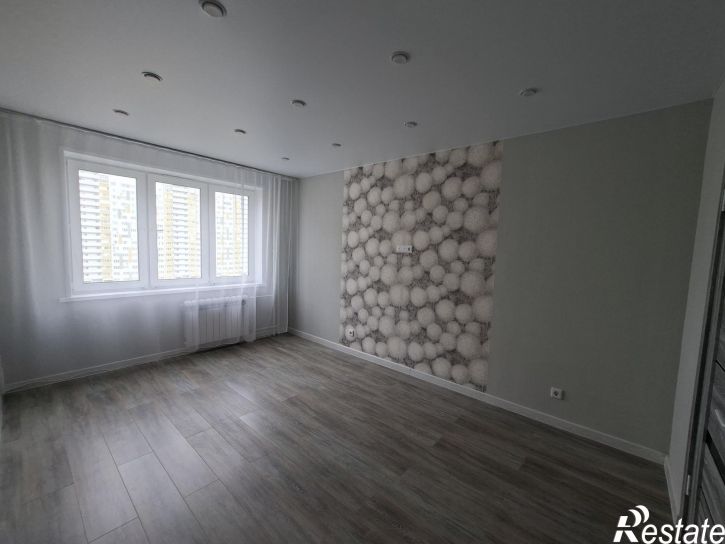 1-комн квартира писателя Лаврентия Таллерова улица,14