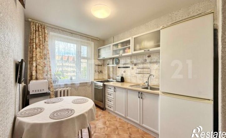 4-комн квартира пр-кт Тракторостроителей, 77,  д. 77