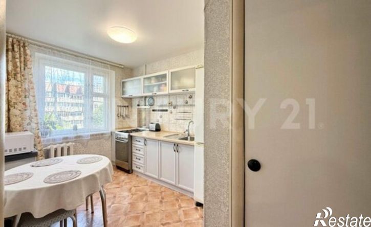 4-комн квартира пр-кт Тракторостроителей, 77,  д. 77