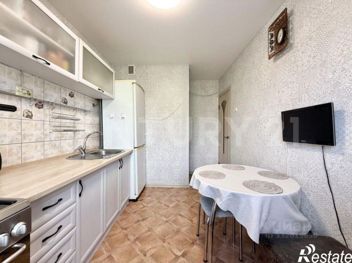 4-комн квартира пр-кт Тракторостроителей, 77,  д. 77