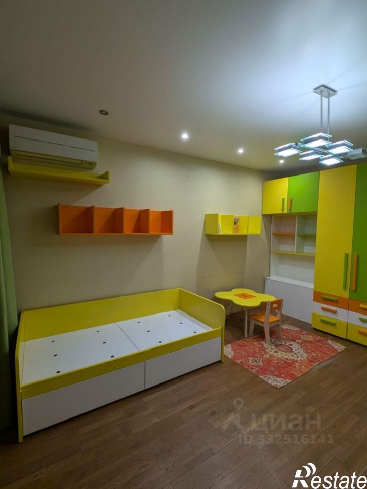 3-комн квартира б-р Олега Волкова, 5,  д. 5