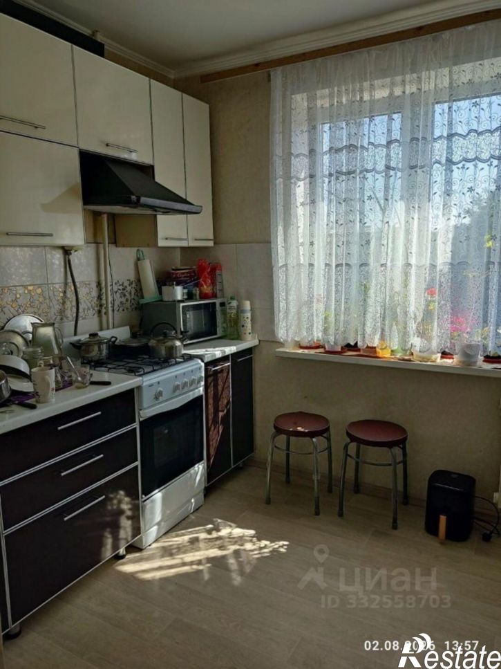 2-комн квартира ул Ахазова, 1,  д. 1