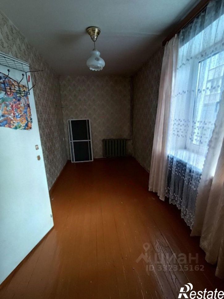 2-комн квартира ул Композитора Максимова, 8/10,  д. 8/10