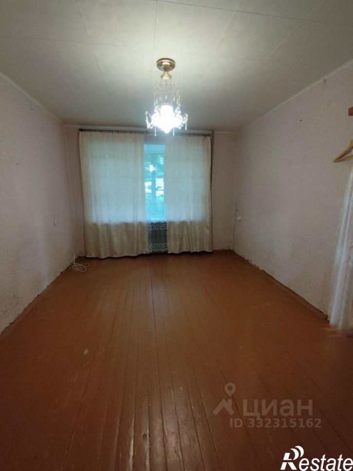 2-комн квартира ул Композитора Максимова, 8/10,  д. 8/10