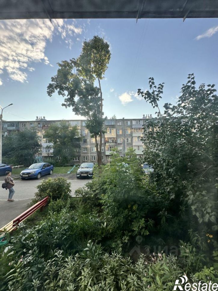2-комн квартира ул 50 лет Октября, 8,  д. 8