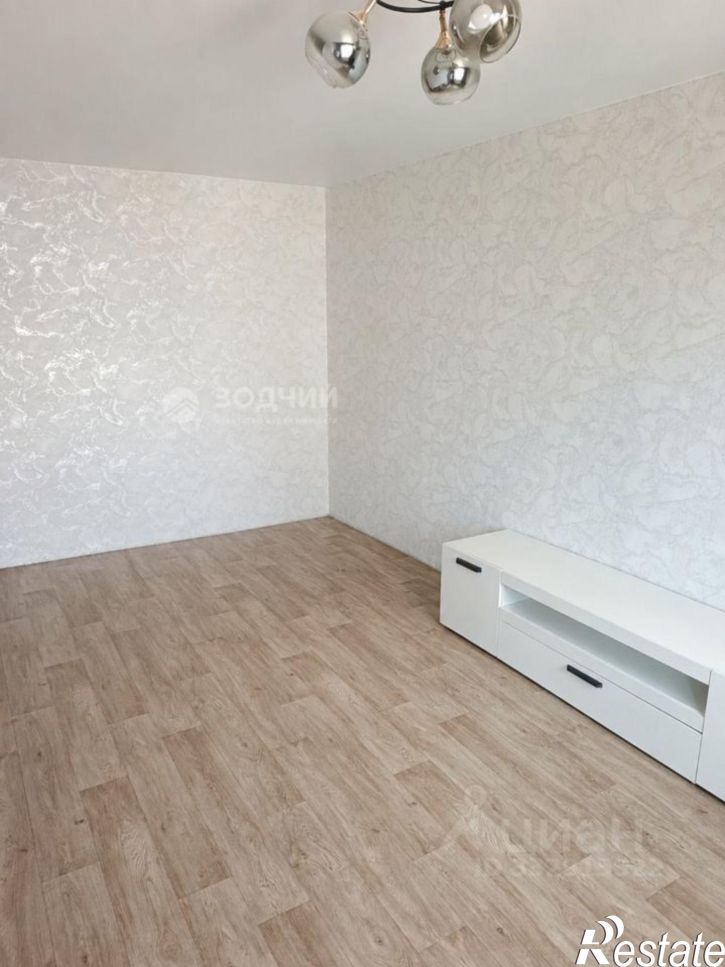 3-комн квартира пр-кт Тракторостроителей, 77,  д. 77