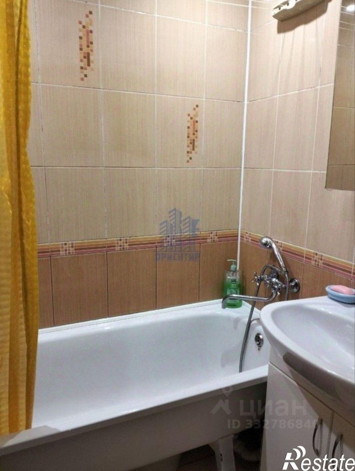 4-комн квартира пр-кт Максима Горького, 15,  д. 15