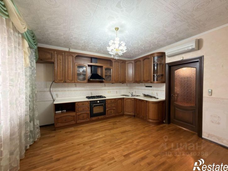 3-комн квартира ул Н.Сверчкова, 6,  д. 6
