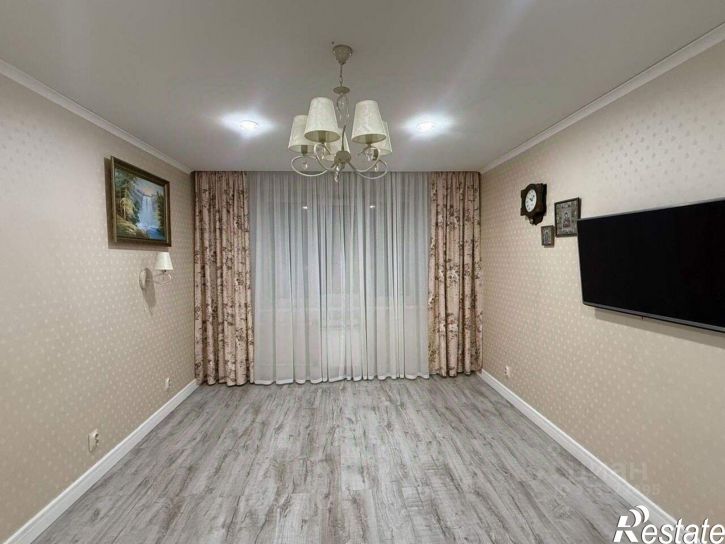 3-комн квартира ул Короленко, 18,  д. 18
