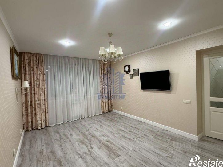 3-комн квартира ул Короленко, 18,  д. 18