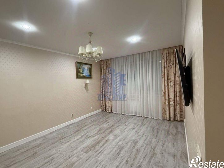 3-комн квартира ул Короленко, 18,  д. 18
