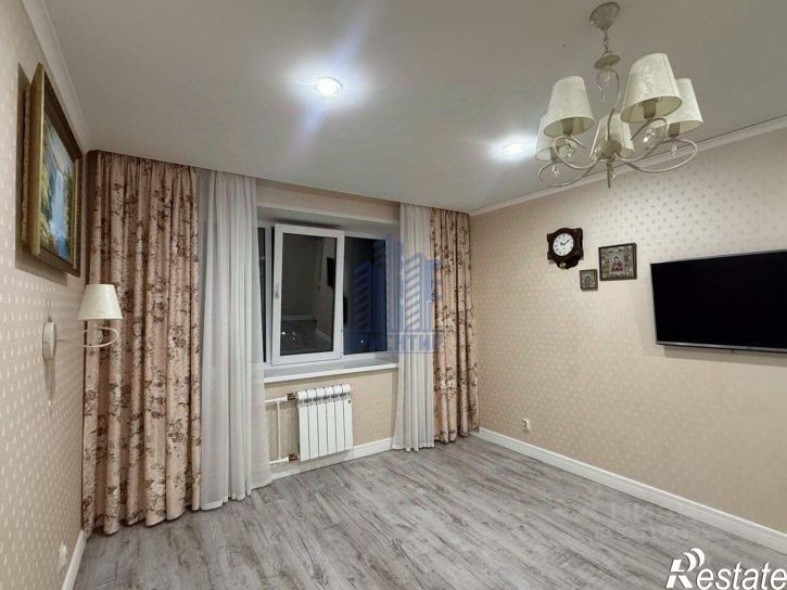 3-комн квартира ул Короленко, 18,  д. 18