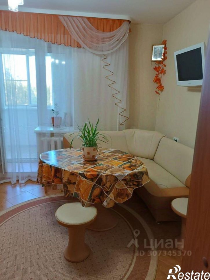 2-комн квартира ул Ленинского Комсомола, 84 1,  д. 84 1,  к. 1