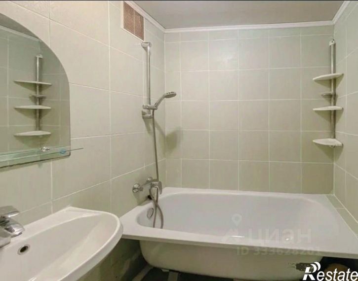 3-комн квартира улица Гузовского, 3,  д. 3