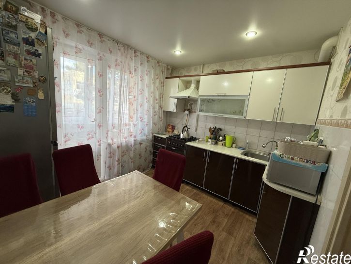 3-комн квартира Кадыкова улица,12