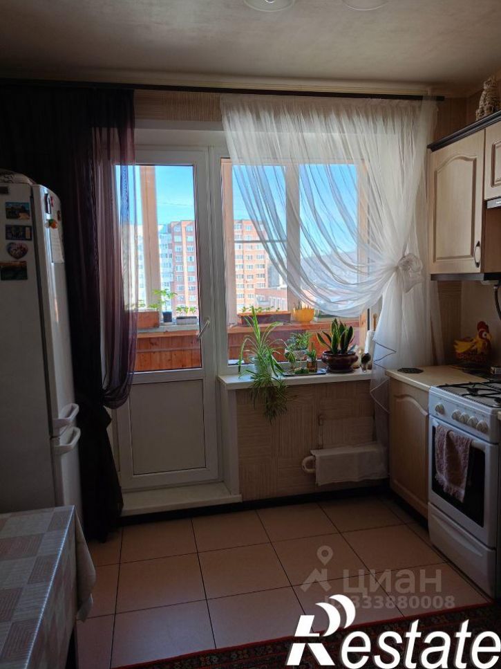3-комн квартира улица Короленко, 22,  д. 22