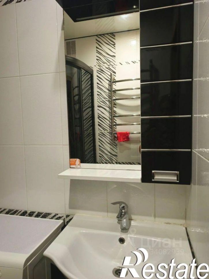2-комн квартира Новогородская улица, 28,  д. 28