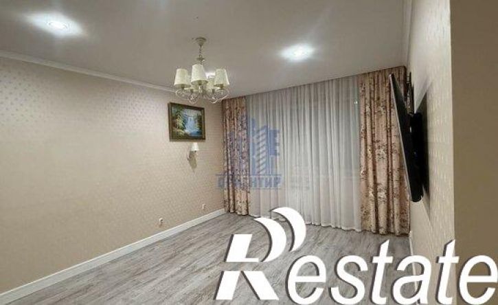 3-комн квартира улица Короленко, 18,  д. 18