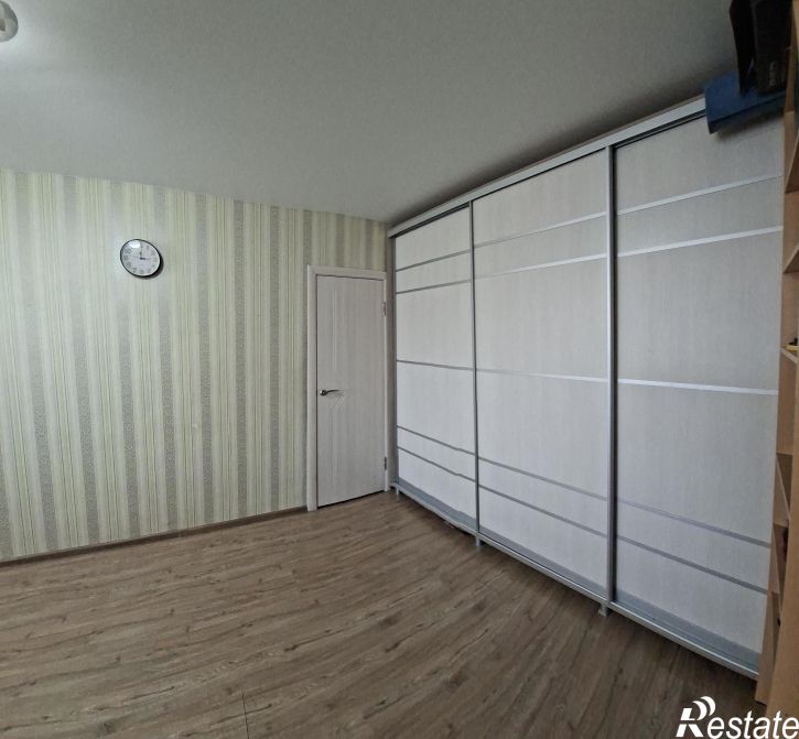 3-комн квартира Космонавта Андрияна Григорьевича Николаева улица,48