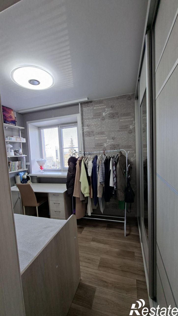 3-комн квартира Космонавта Андрияна Григорьевича Николаева улица,48